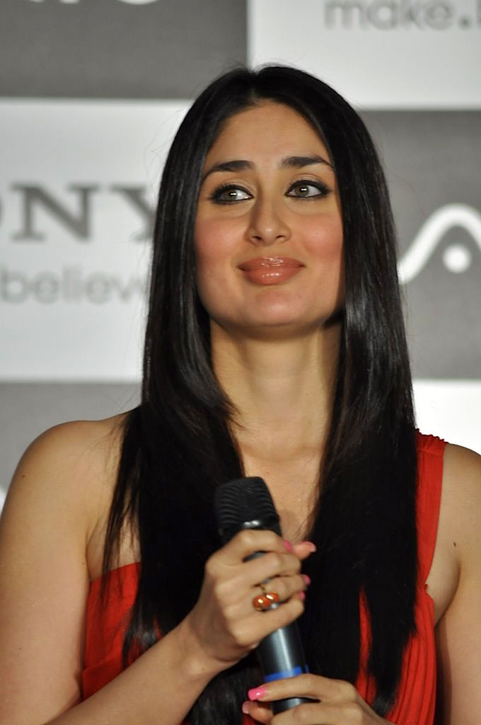 Kareena launches Sony Vaio laptops pictures | Picture 45828